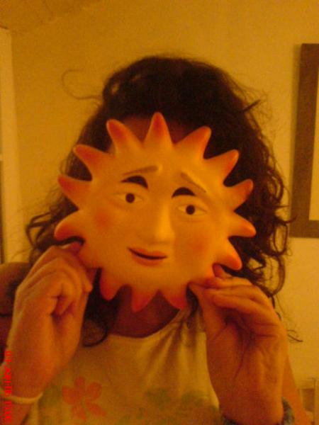 Mais qui se cache derriére ce soleil ?????